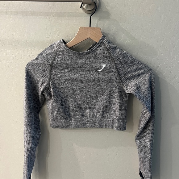 Gymshark, two piece aleisure wear set - Picture 3 of 9